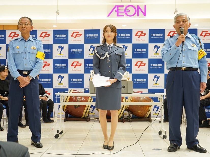 乃木坂46・黒見明香、千葉県警の啓発活動に制服姿で登場