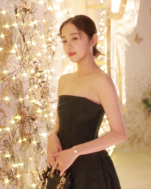 堀田真由（写真は本人の公式インスタグラムより）※所属事務所より掲載許諾をいただいています
