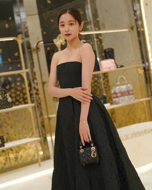 堀田真由（写真は本人の公式インスタグラムより）※所属事務所より掲載許諾をいただいています
