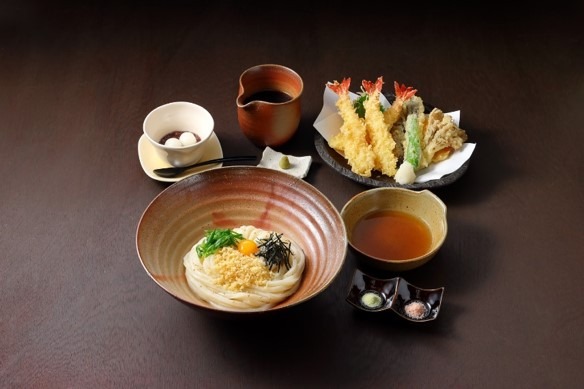 海老の天ぷら盛り合わせぶっかけうどん