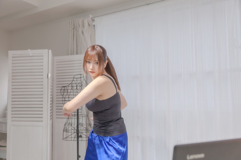 すみれおじさん、伝説級スタントマンによる「アクションフィットネス」に挑戦