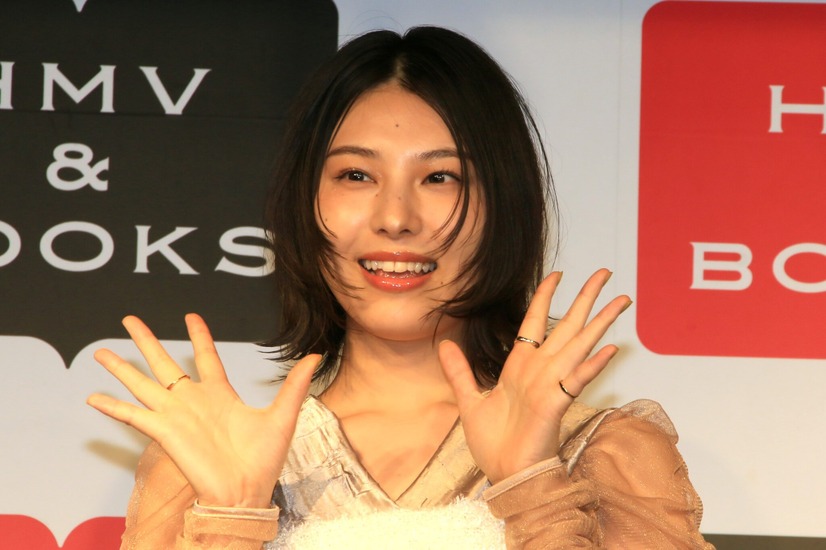 相楽伊織【撮影：小宮山あきの】
