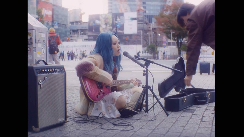 ちゃんみな、新曲「Biscuit」コンセプトビデオ公開！渋谷スクランブル交差点で撮影