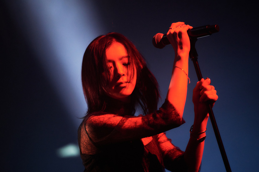 milet、初の海外単独公演2daysに「ビックリしちゃうくらいの盛り上がり」