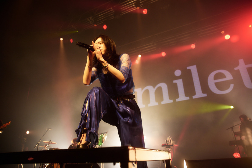 milet、初の海外単独公演2daysに「ビックリしちゃうくらいの盛り上がり」