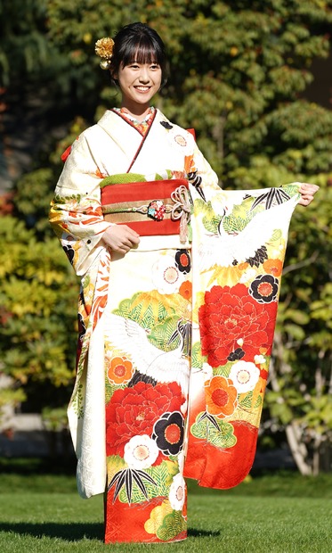 大角ゆき【写真：竹内みちまろ】