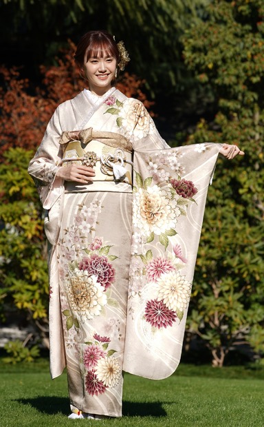 尾碕真花【写真：竹内みちまろ】