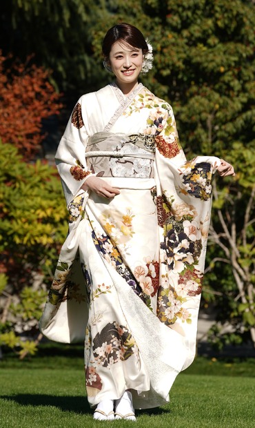 高橋ひかる【写真：竹内みちまろ】
