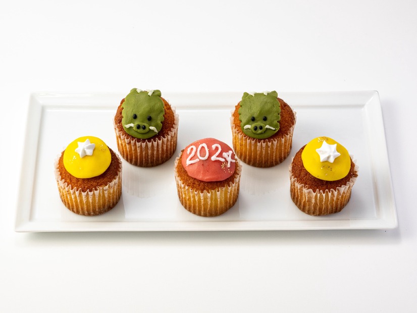 ベイクド新春　5個入　1,900円／Fairycake Fair（グランスタ東京／B1改札内 銀の鈴エリア）