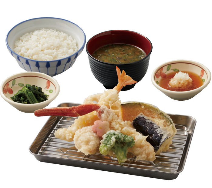 本ずわいがにと青森県産帆立の天ぷら定食　990円