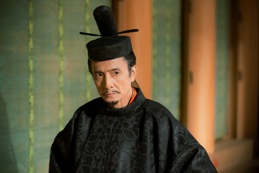 藤原頼忠（橋爪淳）（C）NHK