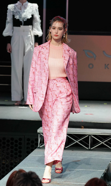 トラウデン直美【写真：竹内みちまろ】