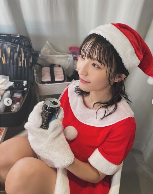 伊藤愛真（写真は本人の公式インスタグラムから）※所属事務所から掲載許諾をもらっています