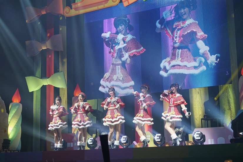 超ときめき♡宣伝部、恒例のクリスマスライブ「ときクリ」でサンタコス