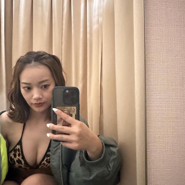 青科まき（写真は本人の公式インスタグラムより）※所属事務所より掲載許諾をいただいています