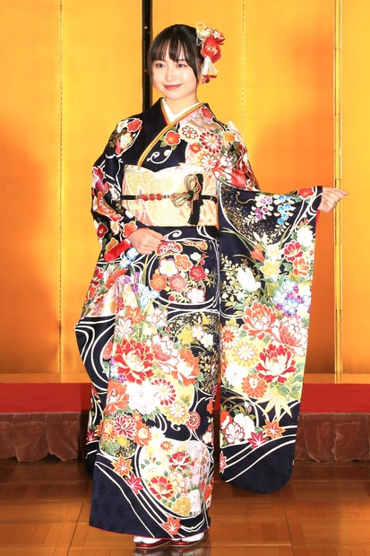 其原有沙／衣装協力：一蔵、京都丸紅【撮影：小宮山あきの】