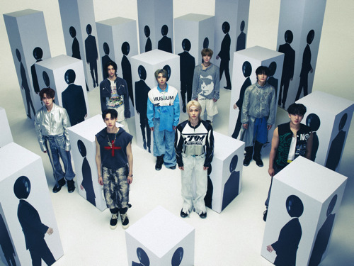 Stray Kids
