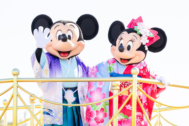 和服姿のミッキーが新年のごあいさつ！新アンバサダーも就任お披露目