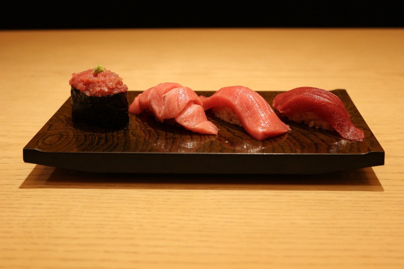 【初出店】＜廻転鮨 銀座おのでら＞やま幸本マグロ尽くし　（4貫）2,400円　※イートイン　※伊勢丹新宿店限定販売　