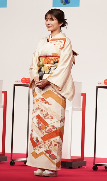 宇賀なつみ【写真：竹内みちまろ】