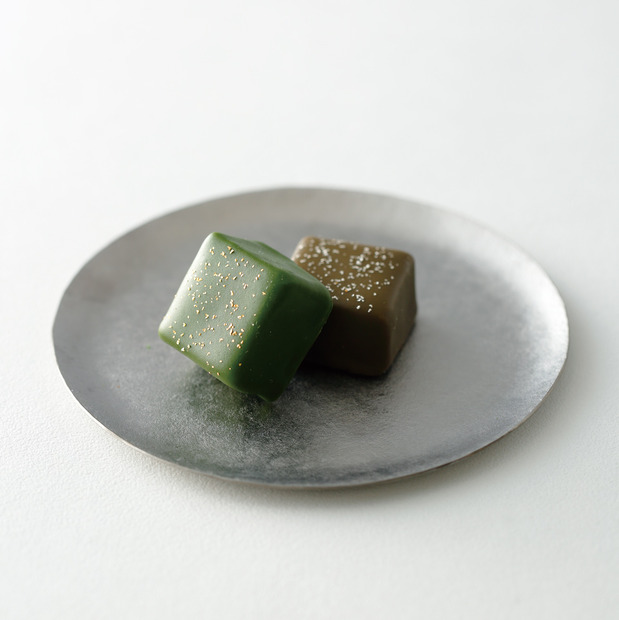 「ショコラムー」（抹茶ラム、ほうじ茶ブランデー各3個入 1,490円）
