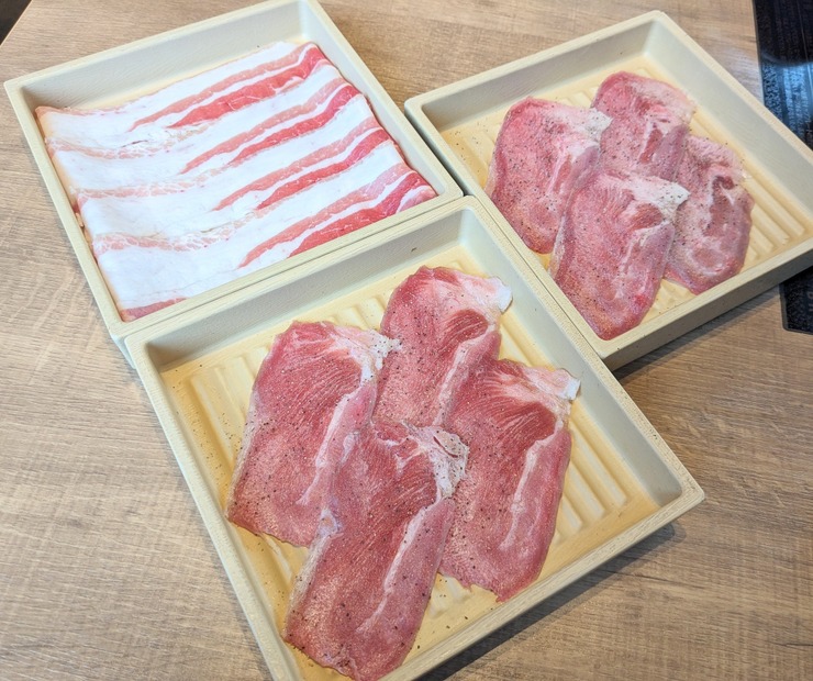 温野菜の梅たんしゃぶ　撮影:渡邉
