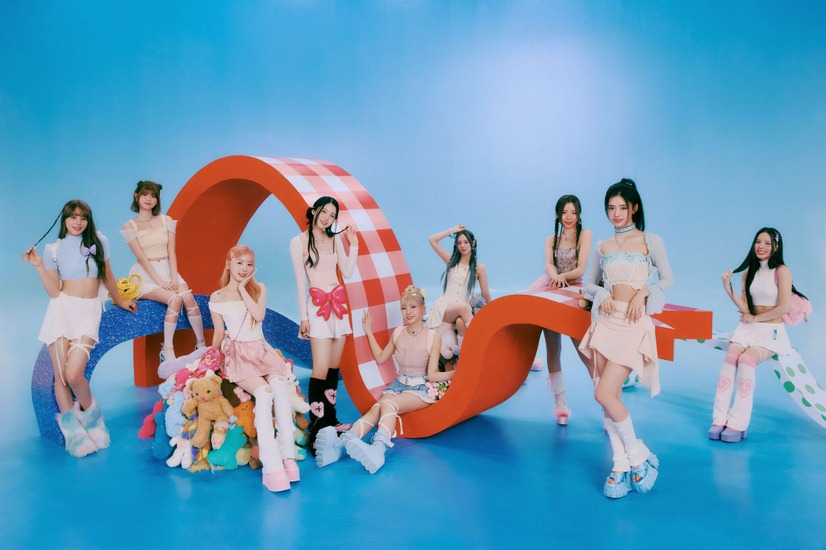 NiziU、新曲「Memories」がUSJ新CMのテーマソングに決定！“エモすぎる”CMにメンバー達も共感「友達とたくさん思い出を作ってほしい」