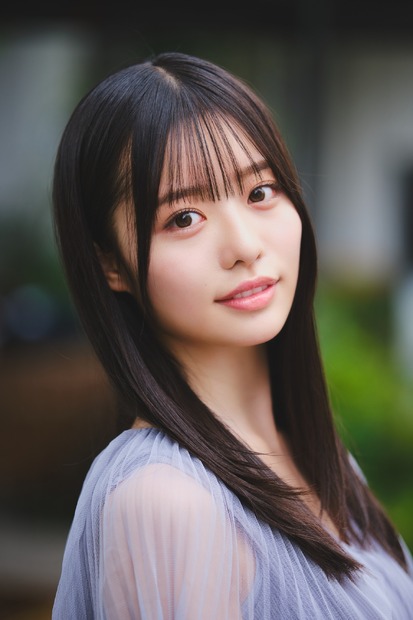 高鶴桃羽、『週刊現代』初登場！自慢の“バレエ”ボディを大胆披露