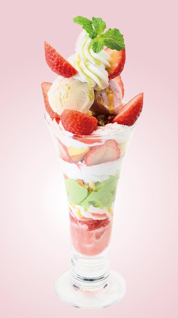 春の彩りパフェ　苺とピスタチオ
