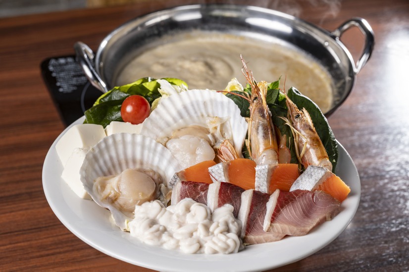 うにクリーム鍋HALE 海’s8,800円（2人前）※要予約