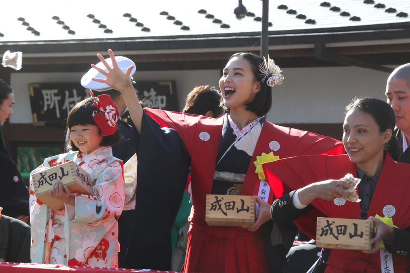 成田山新勝寺で恒例の節分豆まき！白河れい、子役の永尾柚乃らも登場
