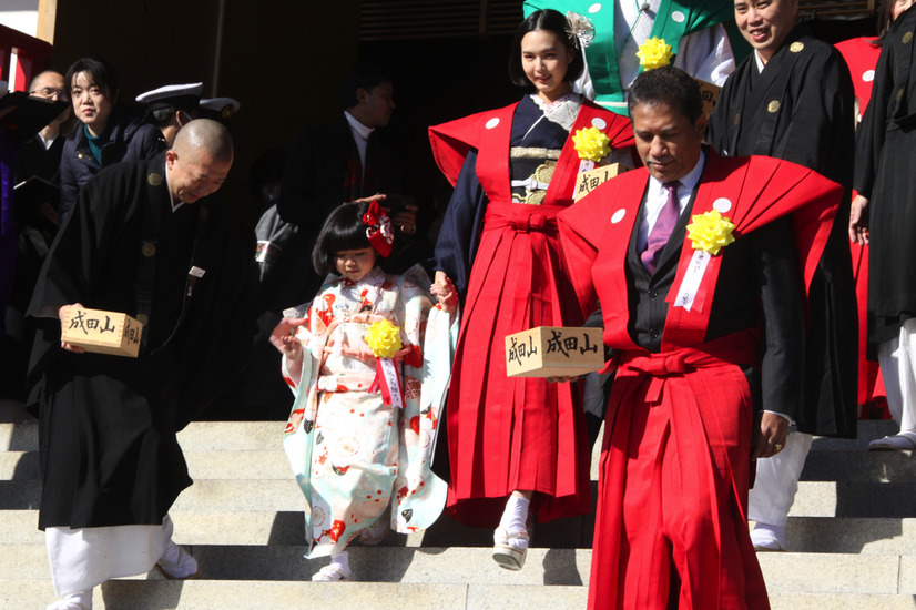 成田山新勝寺で恒例の節分豆まき！白河れい、子役の永尾柚乃らも登場