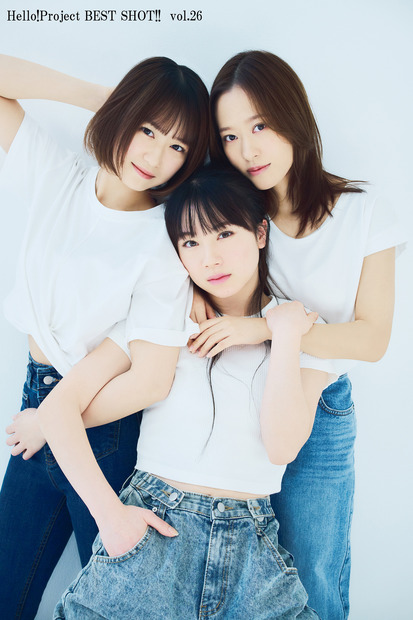 牧野真莉愛が表紙に！水着姿で23歳の