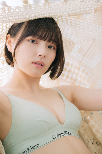 葉月つばさ、チアガールに！抜群の透明感を活かした美白ボディも