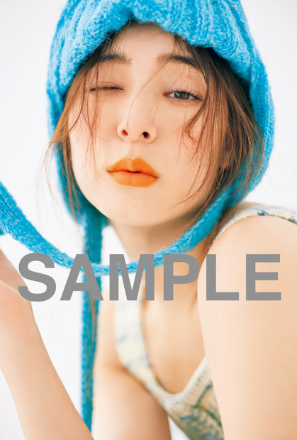 新木優子、超至近距離カットなど収録のカレンダー発売！