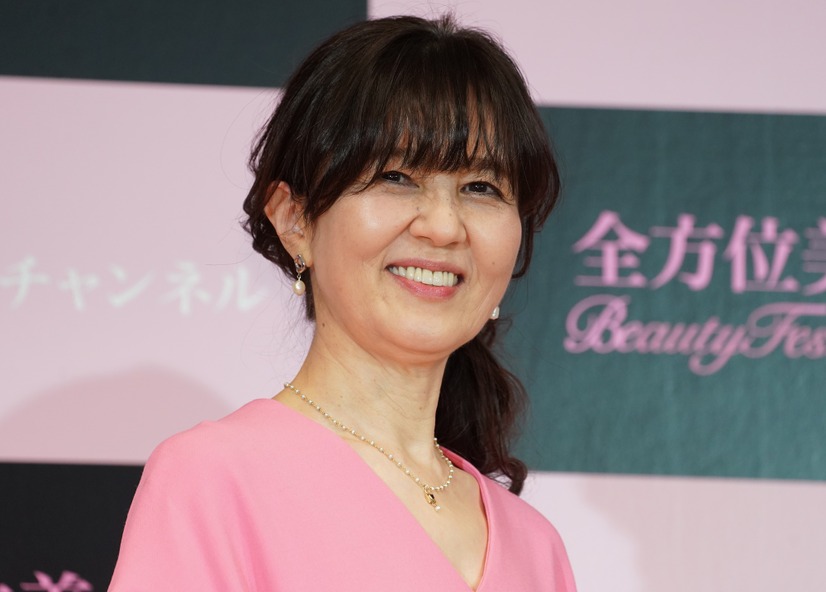 石野真子【写真：竹内みちまろ】