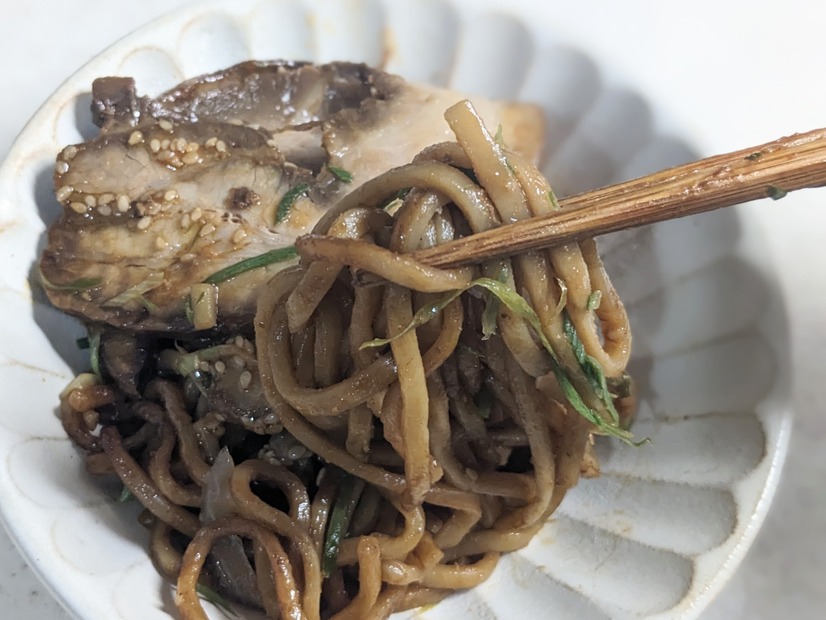 味噌とんこつ油そば　撮影　渡邉