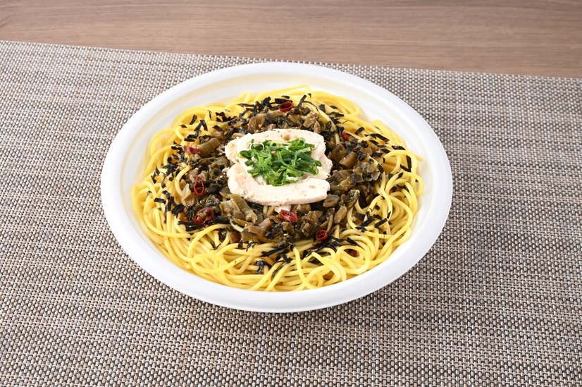 鎌倉パスタ監修　生パスタ　高菜と鶏肉のピリ辛パスタ