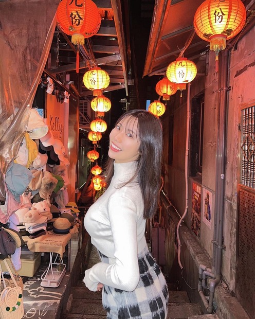 鈴木ふみ奈（写真は鈴木ふみ奈の公式インスタグラムより）※所属事務所より掲載許諾をいただいています