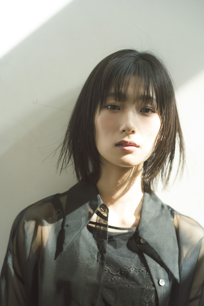 井上梨名「B.L.T.2024年4月号」（東京ニュース通信社刊）撮影／カノウリョウマ