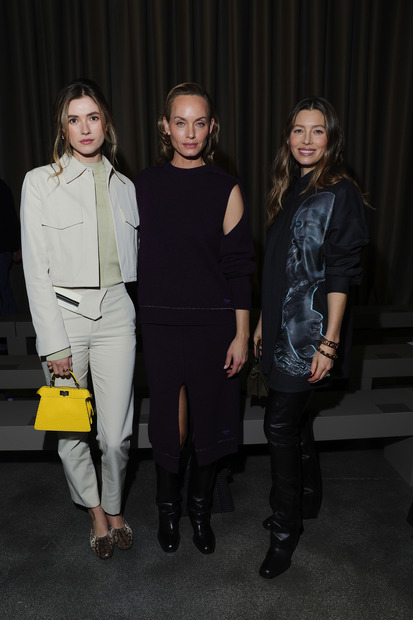 Hauteville, Amber Valletta, Jessica Biel