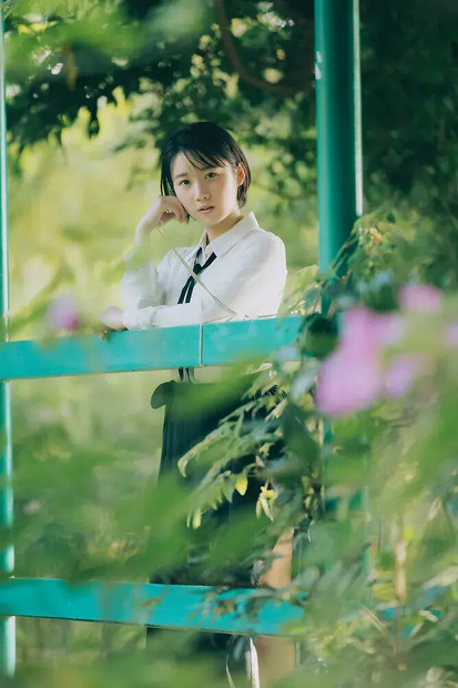 甲斐心愛 1st 写真集 心の空 (C)KADOKAWA