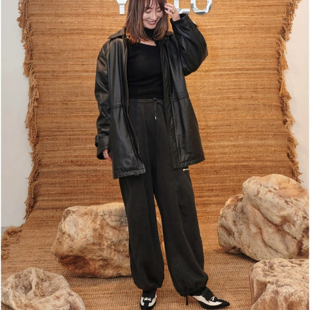 新山千春、ブログで美しいデコルテ＆引き締まった二の腕・お腹チラリ