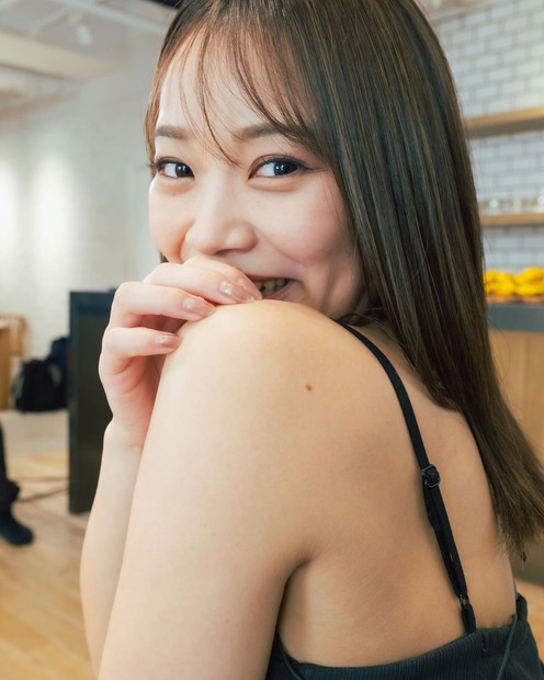 青科まき（写真は青科まきの公式インスタグラムより）※所属事務所より掲載許諾をいただいています