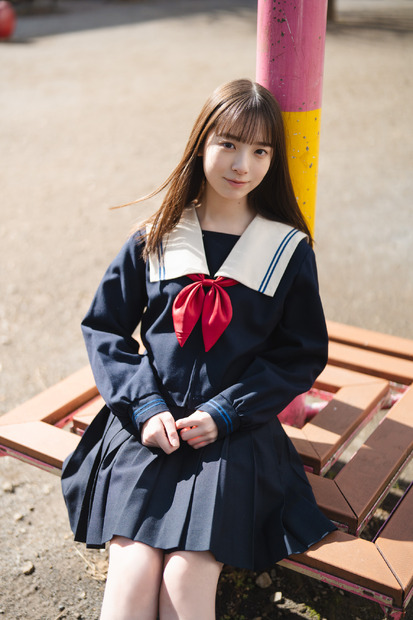 渡辺莉奈「B.L.T.graduation2024中学卒業」（東京ニュース通信社刊）