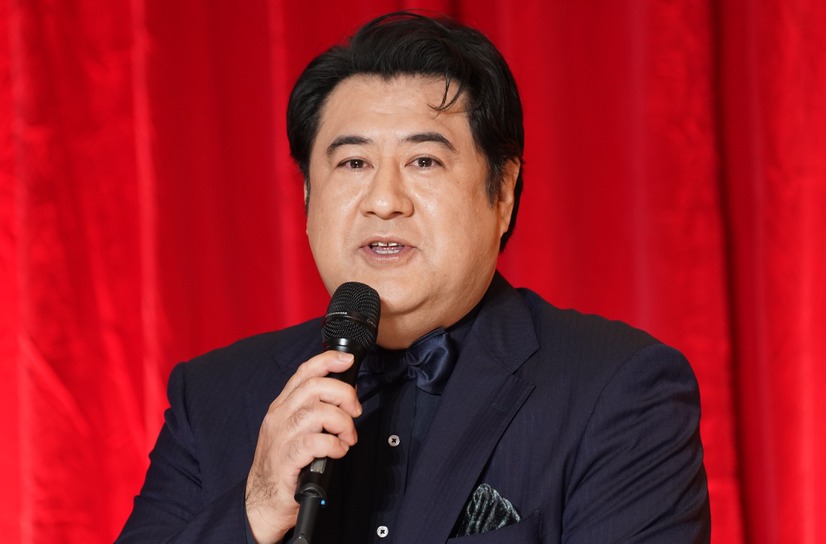 小手伸也【写真：竹内みちまろ】