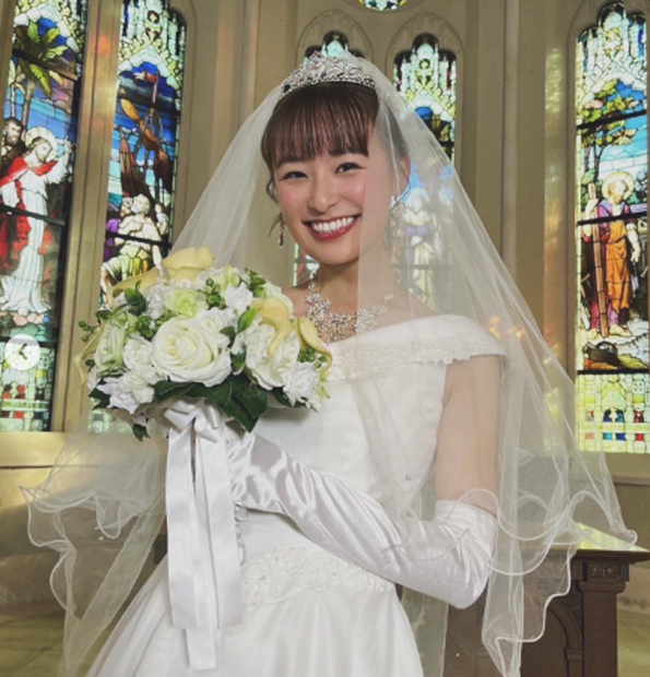 （写真は鈴木美羽の公式インスタグラムより）※所属事務所より掲載許諾をいただいています