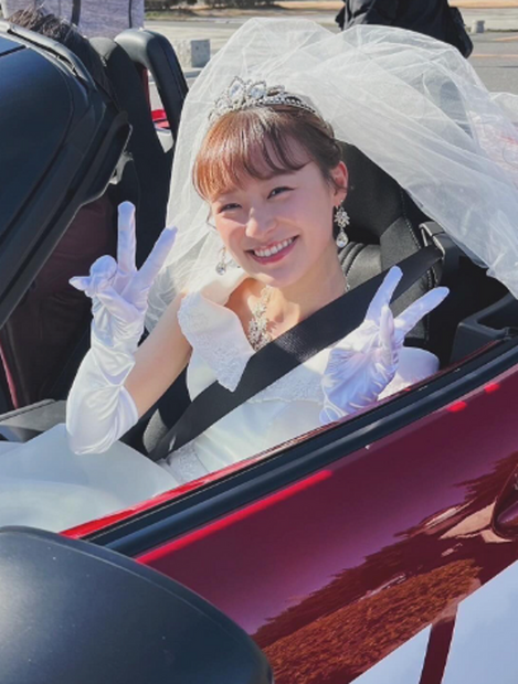 （写真は鈴木美羽の公式インスタグラムより）※所属事務所より掲載許諾をいただいています