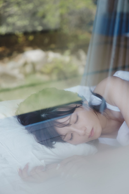 『宇野実彩子（AAA）The Four Seasons-5th Memorial Book』（C)KADOKAWA