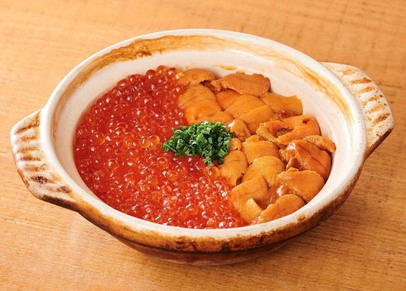 ［魚輝］（東京都港区）ウニいくら土鍋御飯（１人前、半合）5,500円